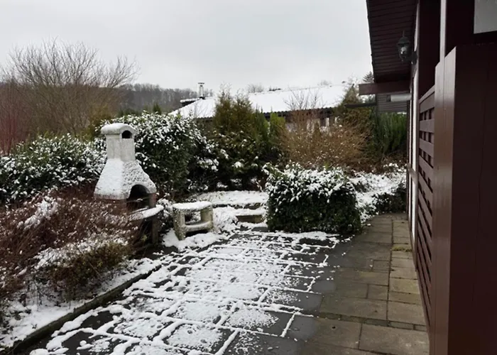 Frisch Renoviertes In Meschede-hennesee Feriehus *