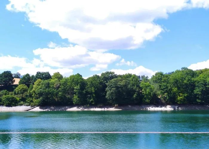 Frisch Renoviertes In Meschede-hennesee Feriehus *